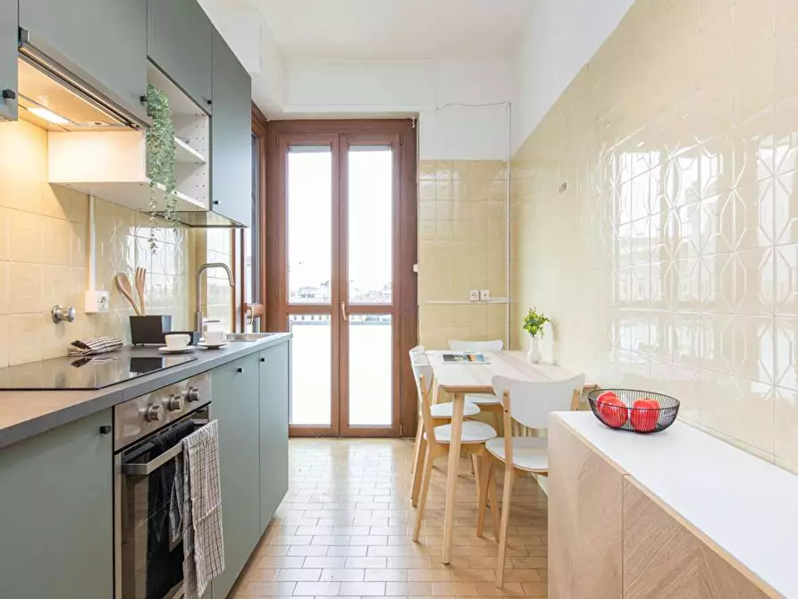 Immagine 9 di Camera in affitto  in Viale Sondrio a Milano