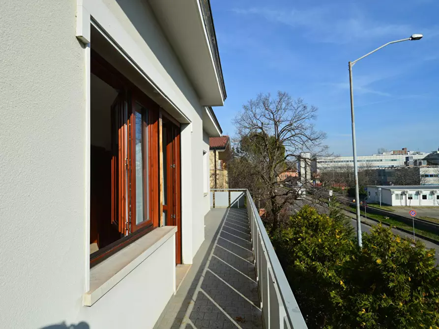 Immagine 10 di Camera in affitto  in Via Marzabotto a Modena