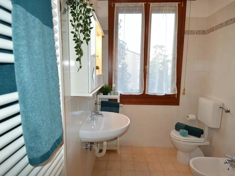 Immagine 5 di Camera in affitto  in Via Marzabotto a Modena