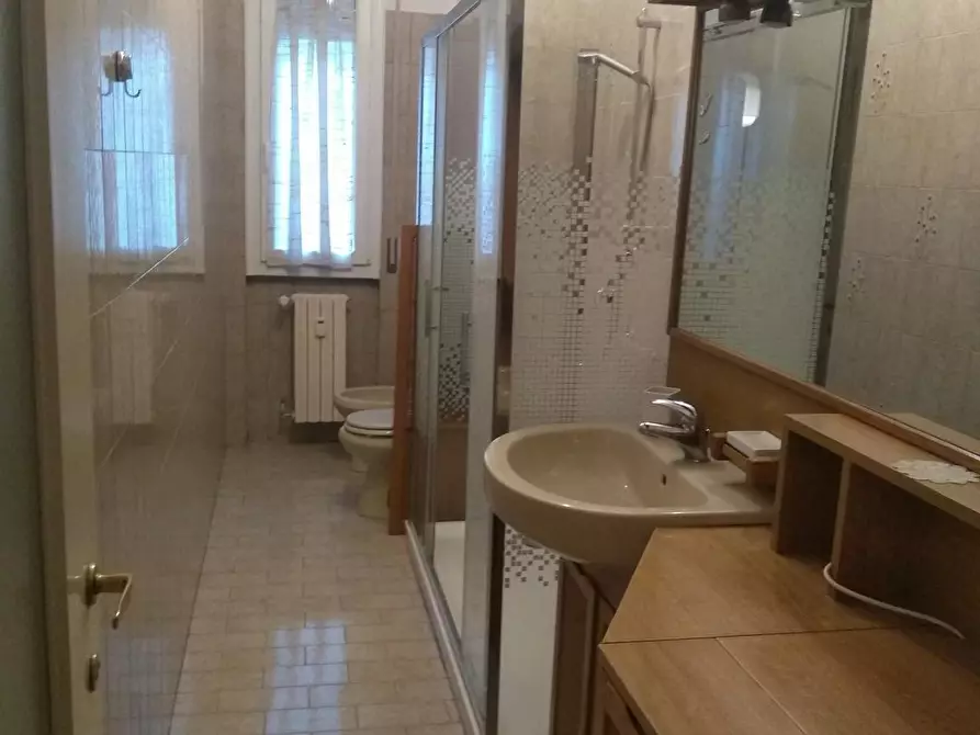 Immagine 10 di Camera in affitto  in Via Monte Popera a Milano