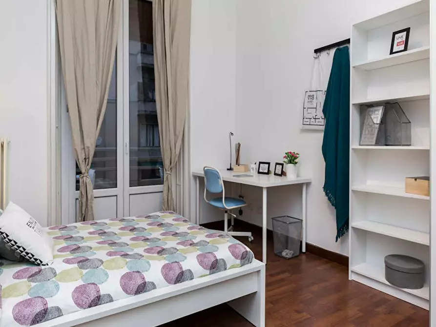 Immagine 5 di Camera in affitto  in Via Giulio Tarra a Milano