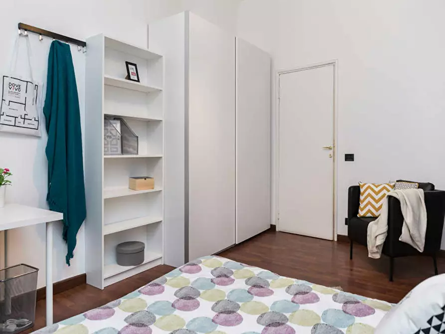 Immagine 6 di Camera in affitto  in Via Giulio Tarra a Milano