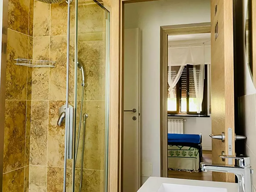 Immagine 5 di Camera in affitto  in Via Sesto Calende a Milano