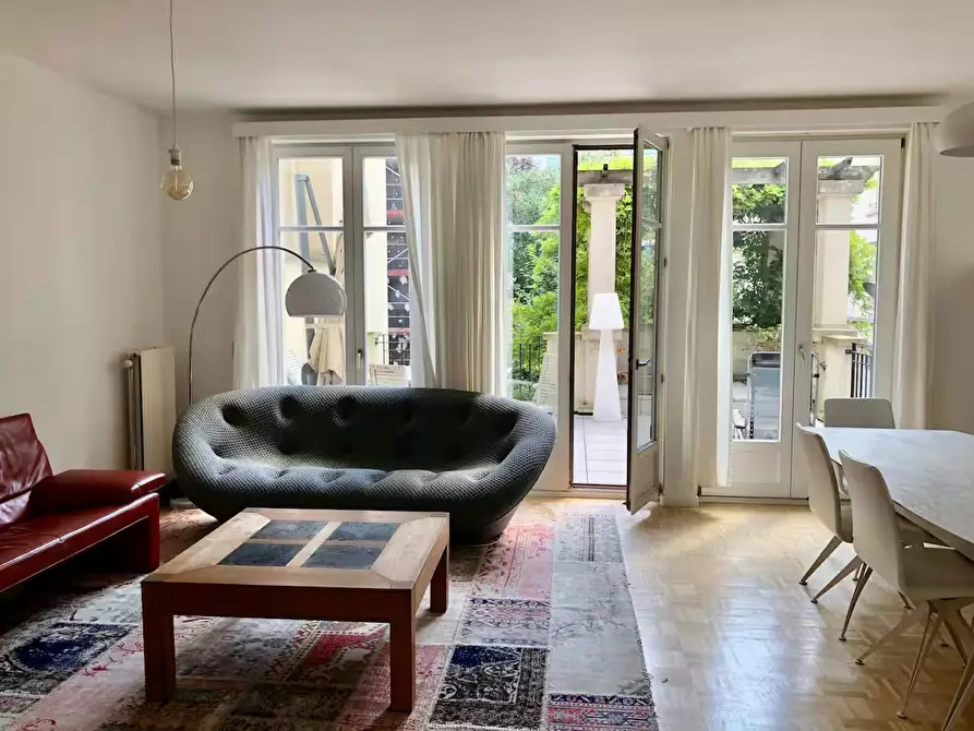 Immagine 1 di Appartamento in affitto  in Rue aux Fleurs a Bruxelles