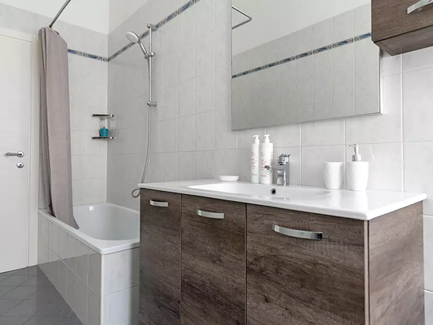 Immagine 9 di Appartamento in affitto  in Via Lombardia a Bologna