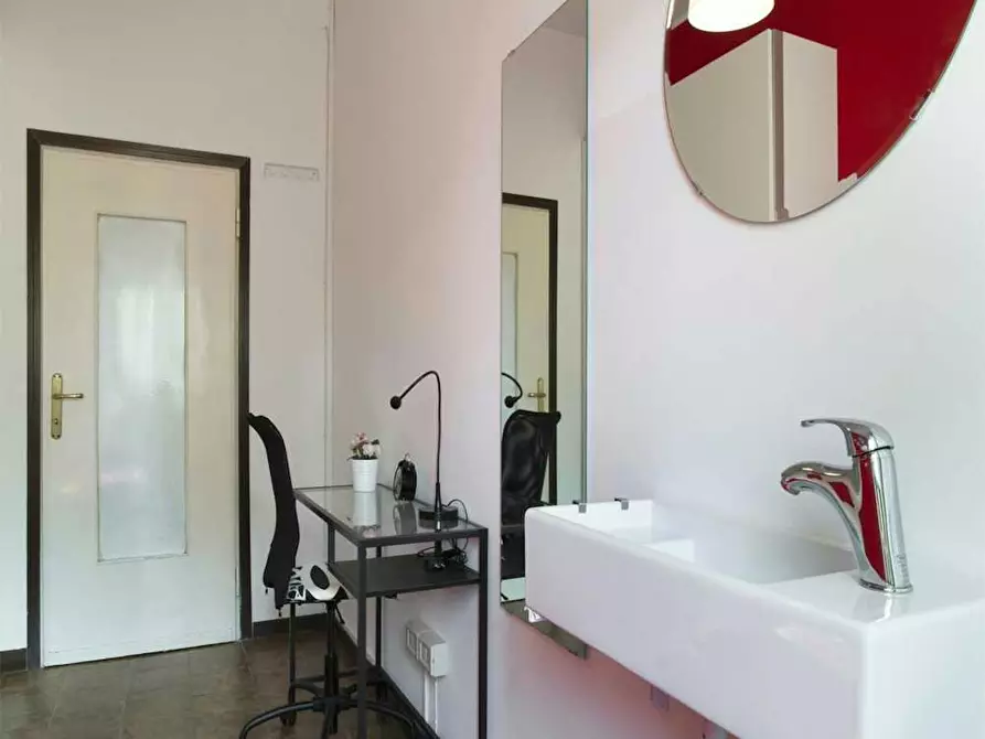 Immagine 6 di Camera in affitto  in Via Salvatore Barzilai a Milano