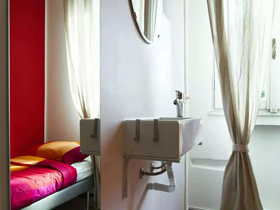 Immagine 3 di Camera in affitto  in Via Salvatore Barzilai a Milano