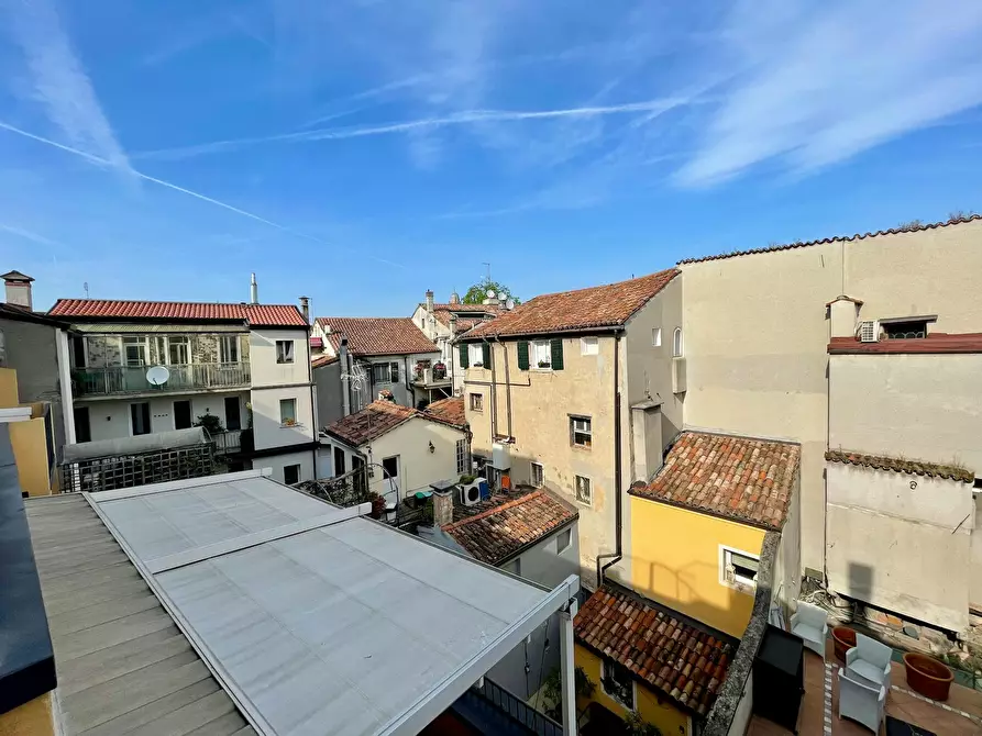 Immagine 6 di Camera in affitto  in Via del Santo a Padova