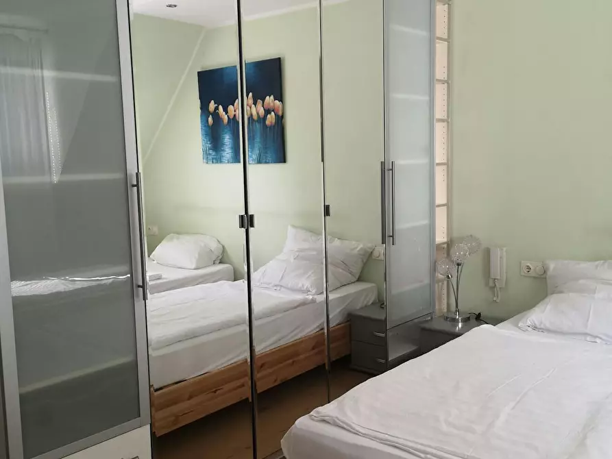 Immagine 4 di Appartamento in affitto  in Am Röttchen a Düsseldorf