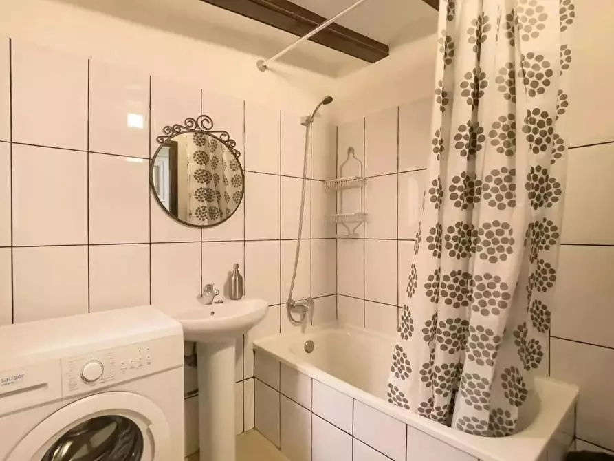 Immagine 10 di Camera in affitto  in Carrer de Valldonzella a Barcelona