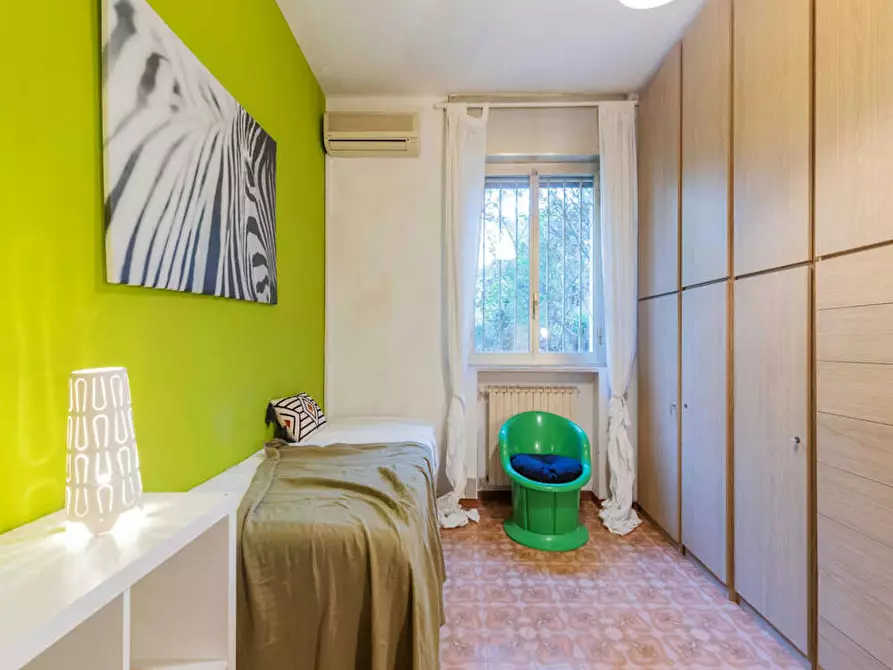 Immagine 1 di Camera in affitto  in Via San Donato a Bologna