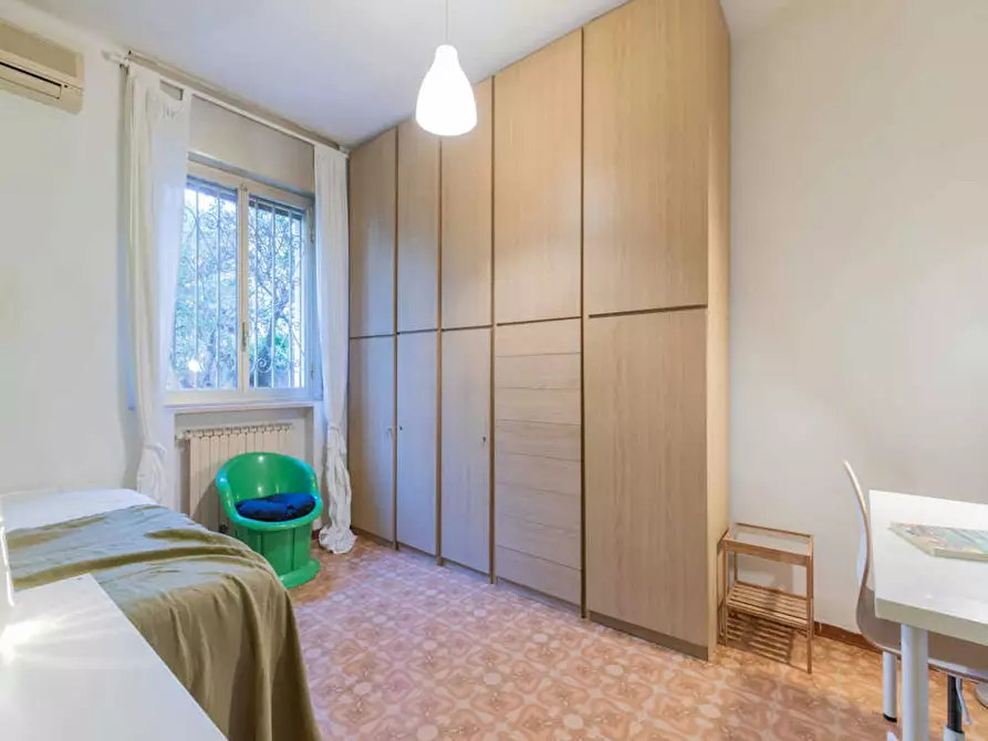 Immagine 2 di Camera in affitto  in Via San Donato a Bologna