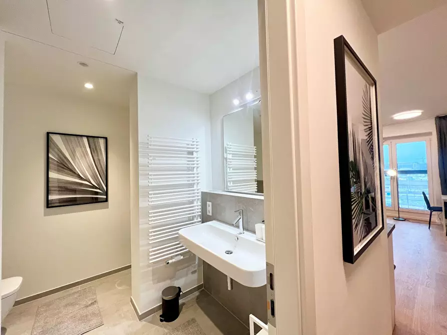 Immagine 3 di Appartamento in affitto  in Lucy-Borchardt-Straße a Hamburg Hamburg-Altstadt
