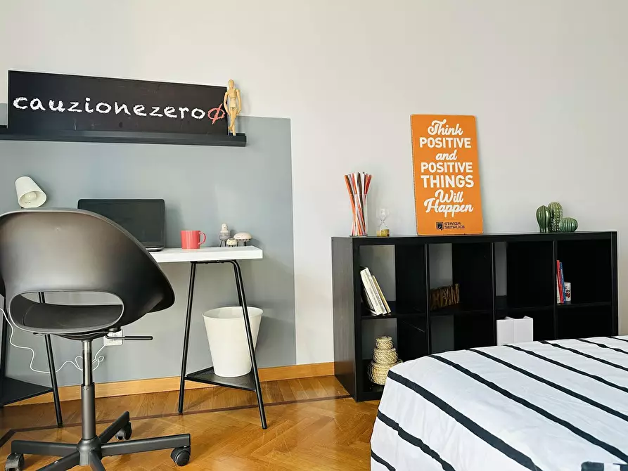 Immagine 2 di Camera in affitto  in Via Piobesi a Torino