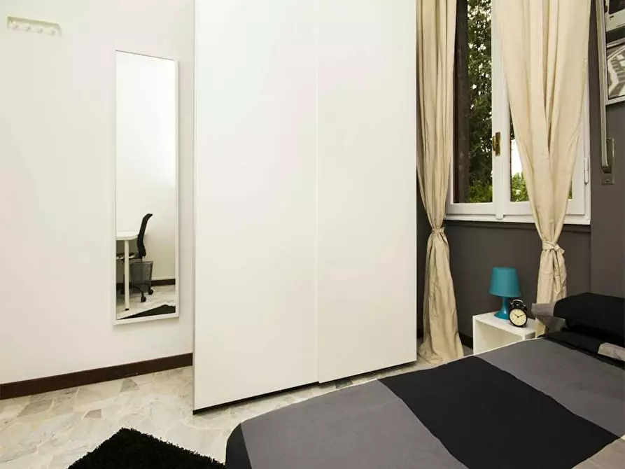 Immagine 5 di Camera in affitto  in Via Salvatore Barzilai a Milano