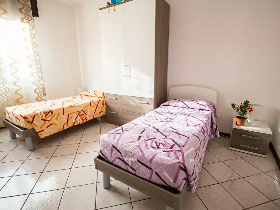 Immagine 4 di Camera condivisa in affitto  in Via Vincenzo Bellini a Venezia