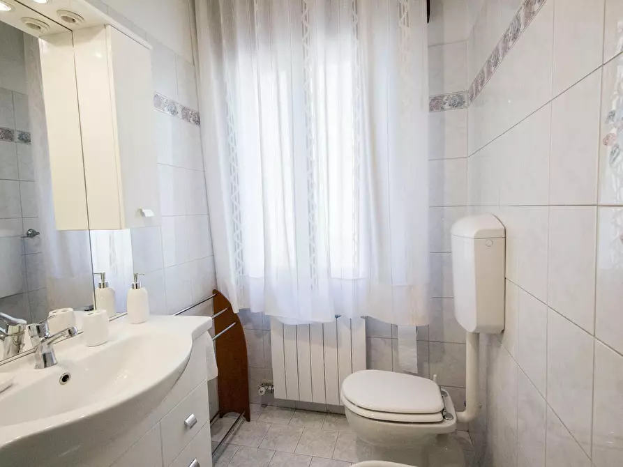 Immagine 9 di Camera condivisa in affitto  in Via Vincenzo Bellini a Venezia