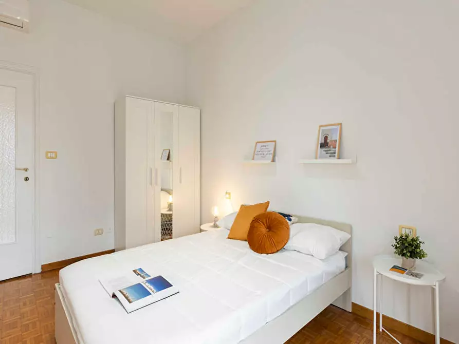 Immagine 1 di Camera in affitto  in Via Carlo Pisacane a Milano