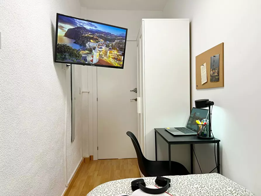 Immagine 2 di Camera in affitto  in Calle de Elfo a Madrid