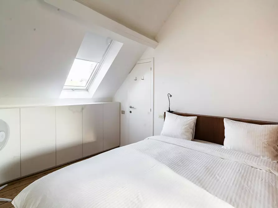 Immagine 4 di Appartamento in affitto  in Rue du Châtelain a Ixelles