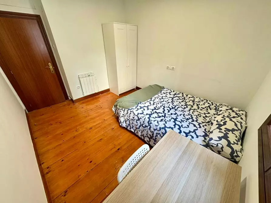 Immagine 2 di Camera in affitto  in Calixto Leguina Kalea a Bilbao