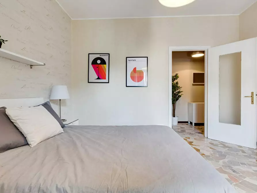 Immagine 3 di Camera in affitto  in Piazza Geremia Bonomelli a Milano