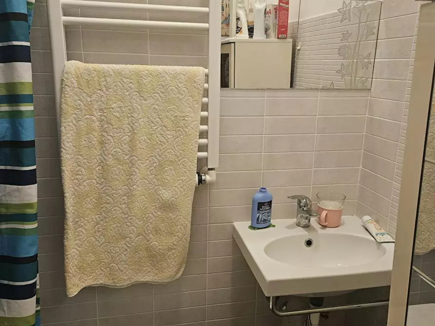 Immagine 4 di Camera in affitto  in Via Claudio Achillini a Roma