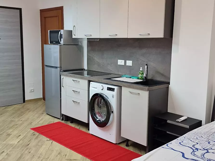 Immagine 3 di Appartamento in affitto  in Via Francesco de Pinedo a Ciampino