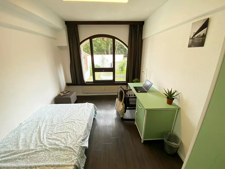 Immagine 1 di Camera in affitto  in Rue Berckmans a Saint-Gilles