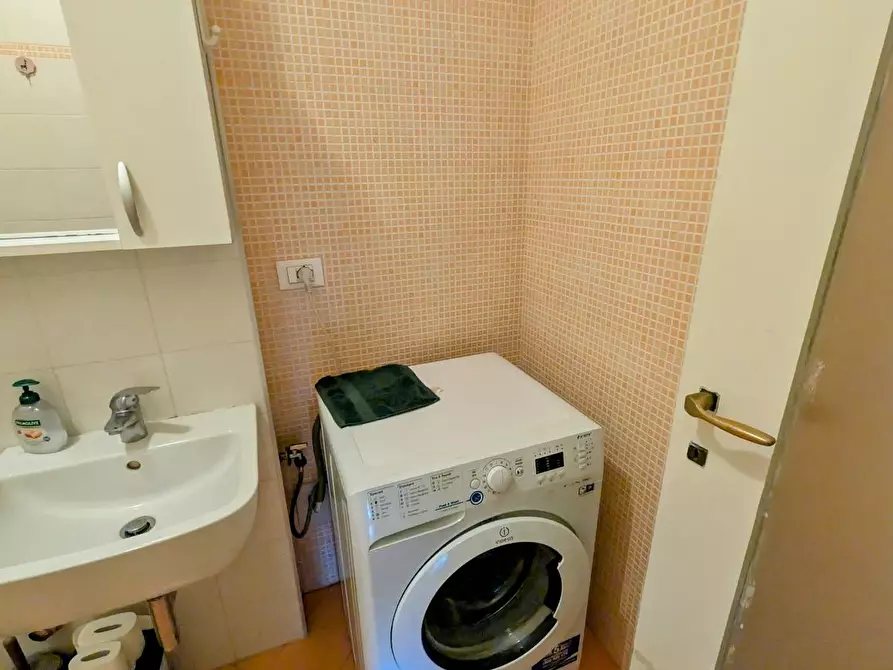 Immagine 9 di Camera in affitto  in Via Guido Guarini Matteucci a Milano