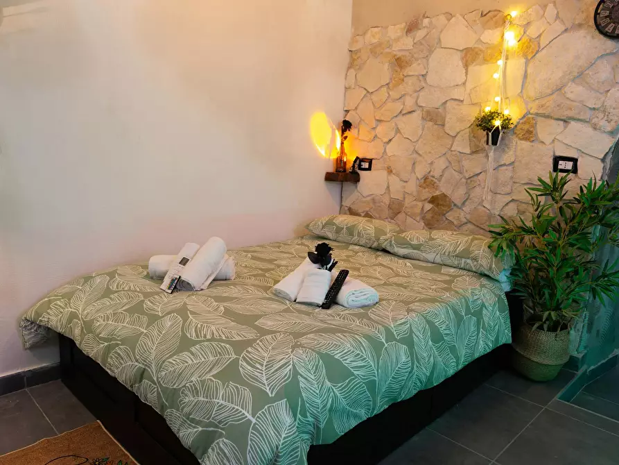 Immagine 6 di Appartamento in affitto  in Via Carbonara a Napoli