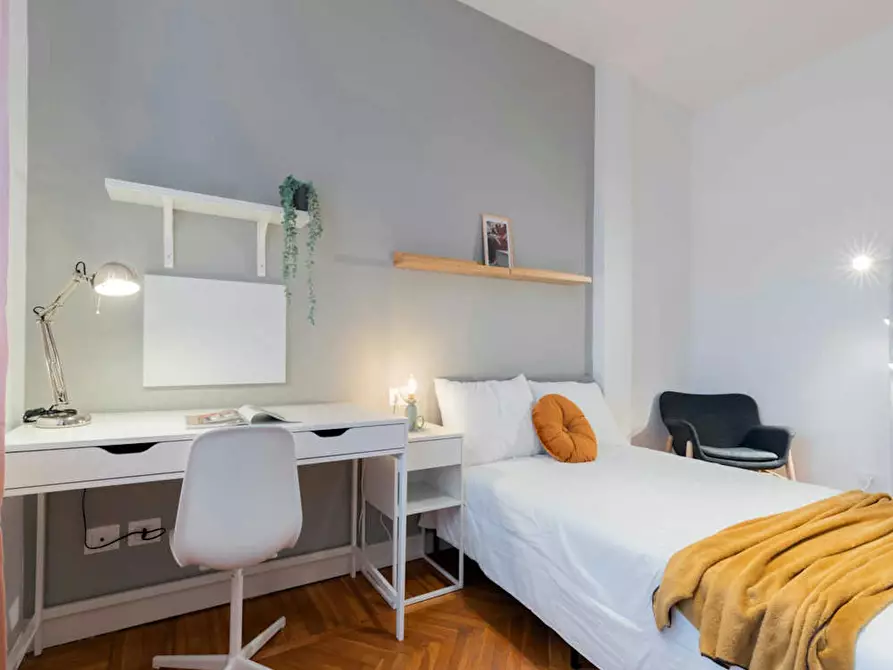 Immagine 4 di Camera in affitto  in Piazza Carducci a Torino