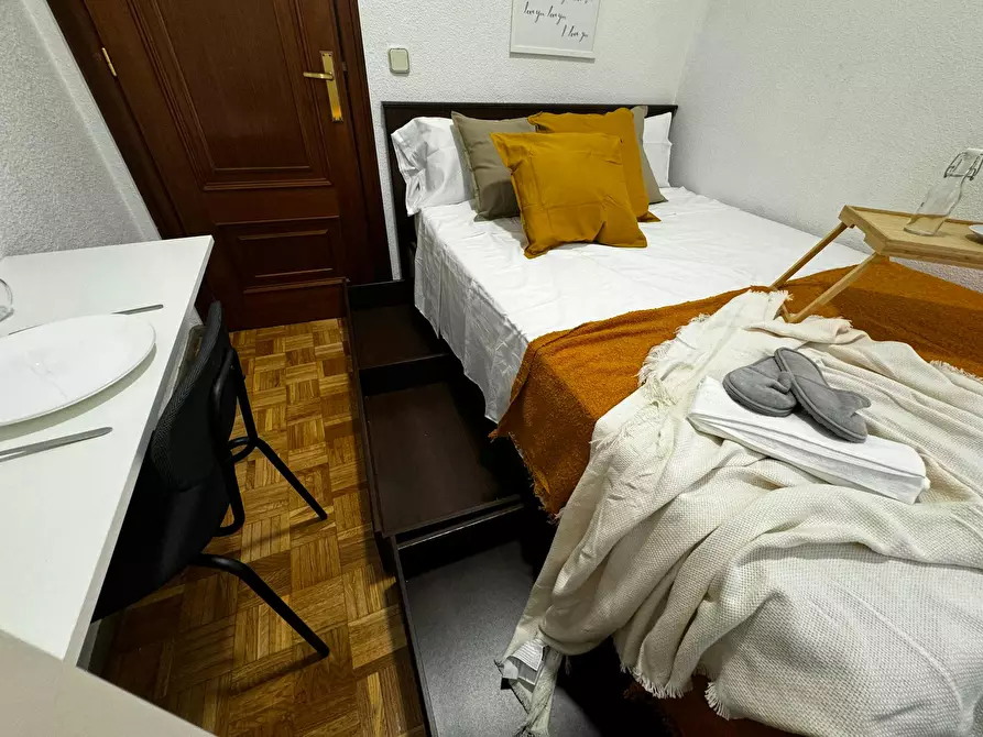 Immagine 3 di Camera in affitto  in Calle de Lérida a Madrid