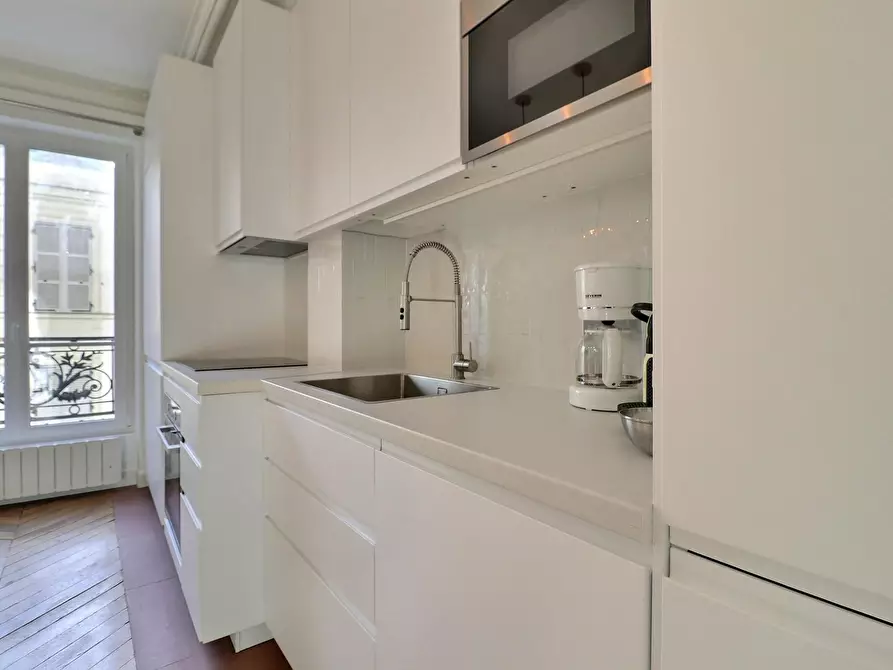 Immagine 8 di Appartamento in affitto  in Rue Blomet a Paris