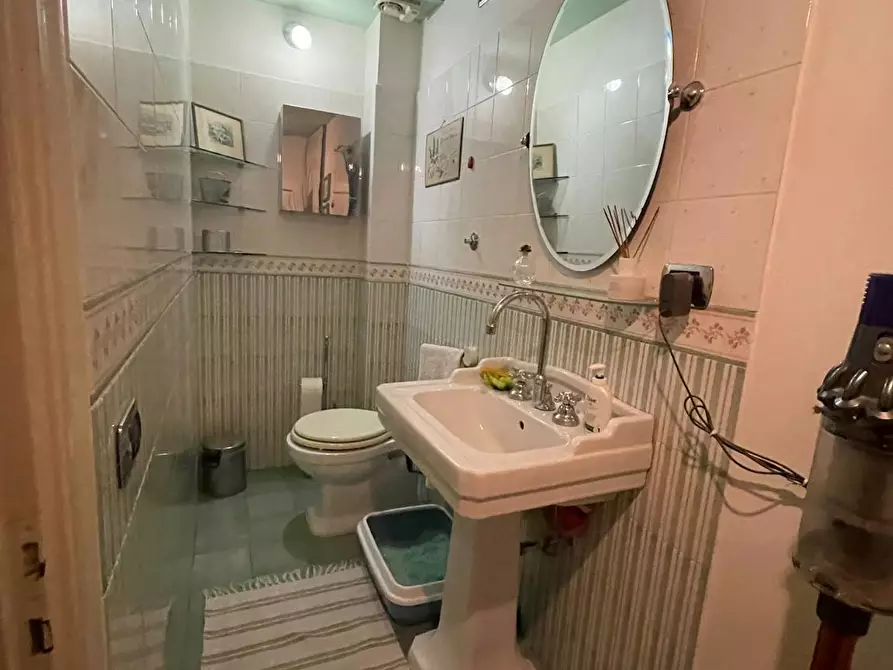 Immagine 10 di Camera in affitto  in Via Brunetto Latini a Firenze