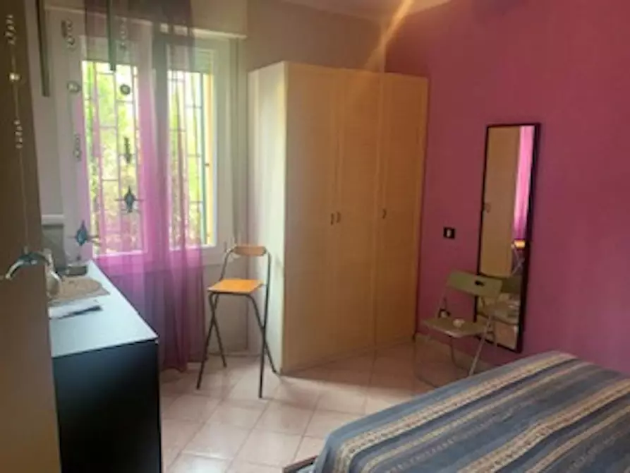 Immagine 3 di Camera in affitto  in Via Alfredo Calzolari a Bologna