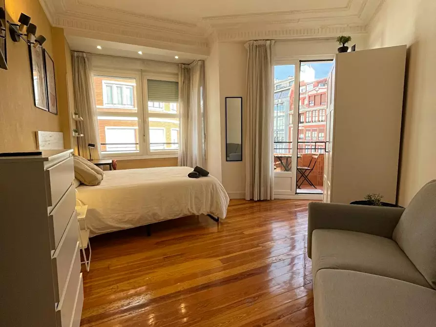 Immagine 1 di Camera in affitto  in Areiltza Doktorearen Zumarkalea a Bilbao