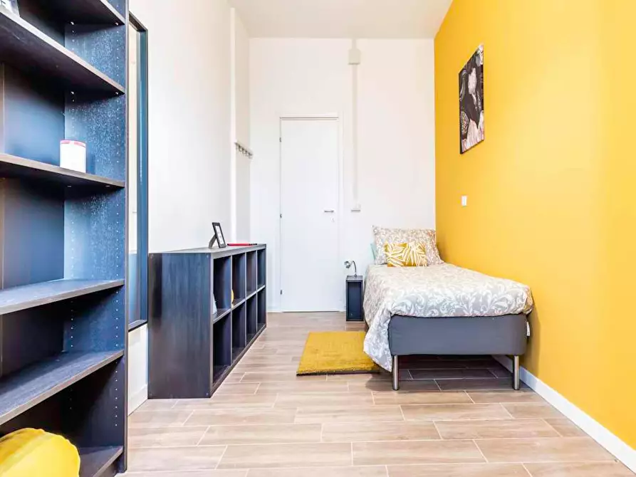 Immagine 1 di Camera in affitto  in Viale Alfredo Oriani a Bologna