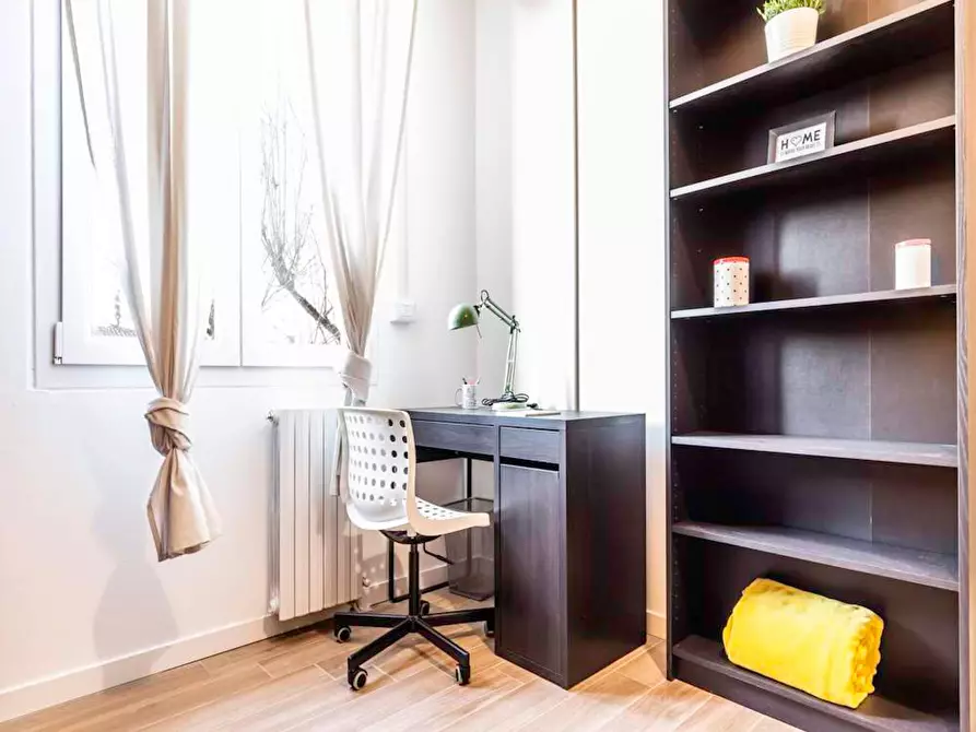 Immagine 3 di Camera in affitto  in Viale Alfredo Oriani a Bologna