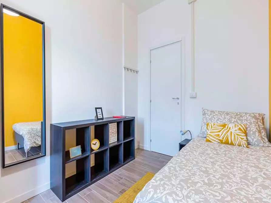 Immagine 4 di Camera in affitto  in Viale Alfredo Oriani a Bologna