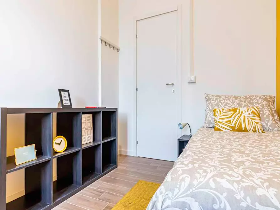 Immagine 6 di Camera in affitto  in Viale Alfredo Oriani a Bologna