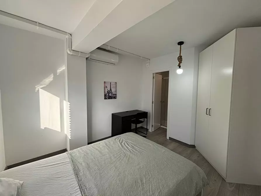 Immagine 3 di Camera in affitto  in Avinguda del Primat Reig a Valencia