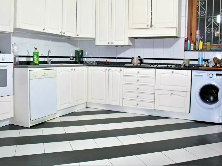 Immagine 9 di Camera in affitto  in Viale Sarca a Milano