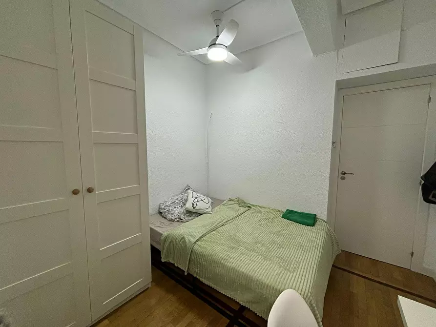 Immagine 1 di Camera in affitto  in Carrer de Peris Brell a Valencia