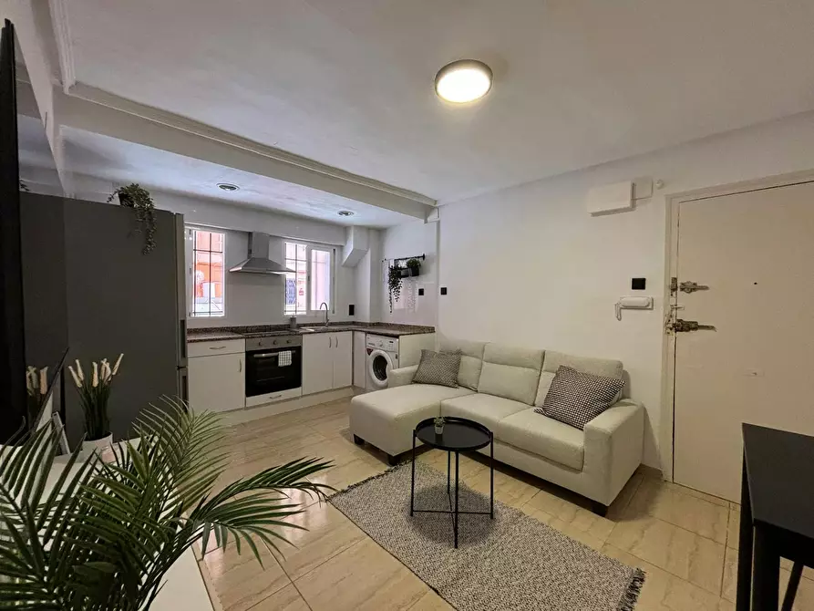 Immagine 5 di Appartamento in affitto  in Carrer del Poeta Ben Hafadja a Valencia