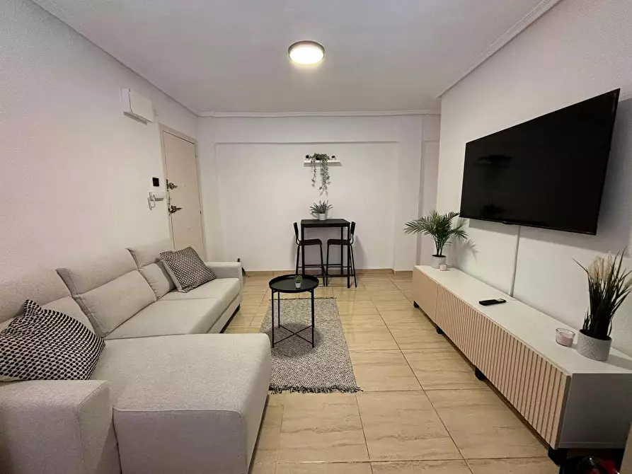 Immagine 3 di Appartamento in affitto  in Carrer del Poeta Ben Hafadja a Valencia