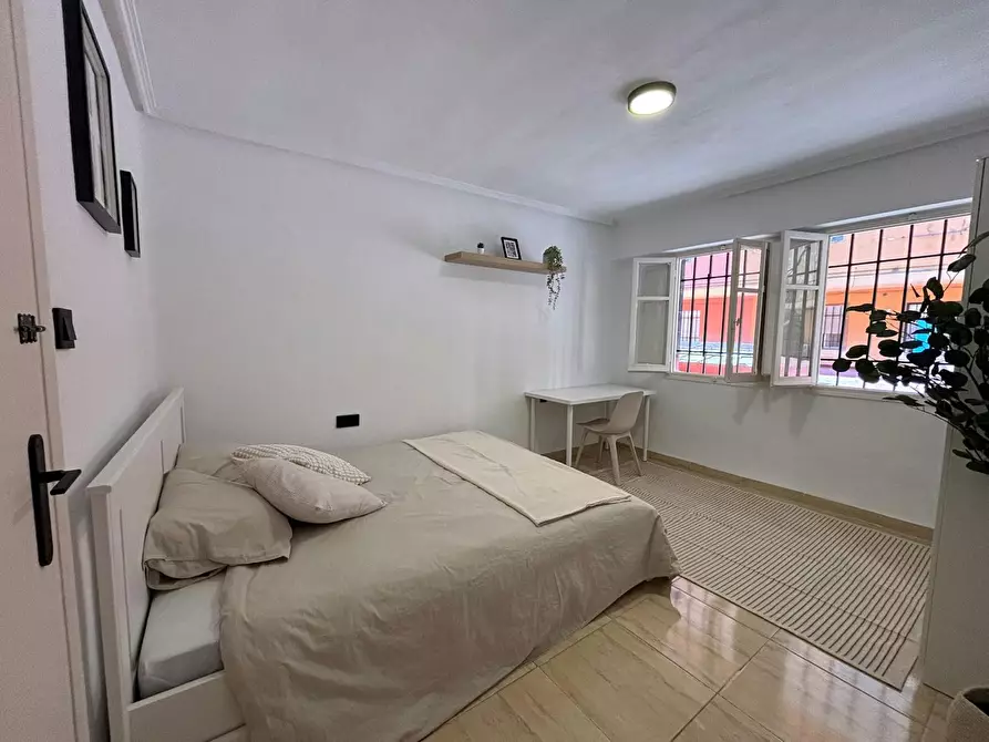 Immagine 7 di Appartamento in affitto  in Carrer del Poeta Ben Hafadja a Valencia