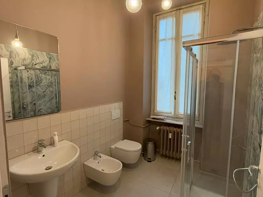 Immagine 5 di Camera in affitto  in Corso Re Umberto a Torino