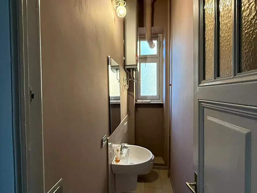 Immagine 4 di Camera in affitto  in Corso Re Umberto a Torino