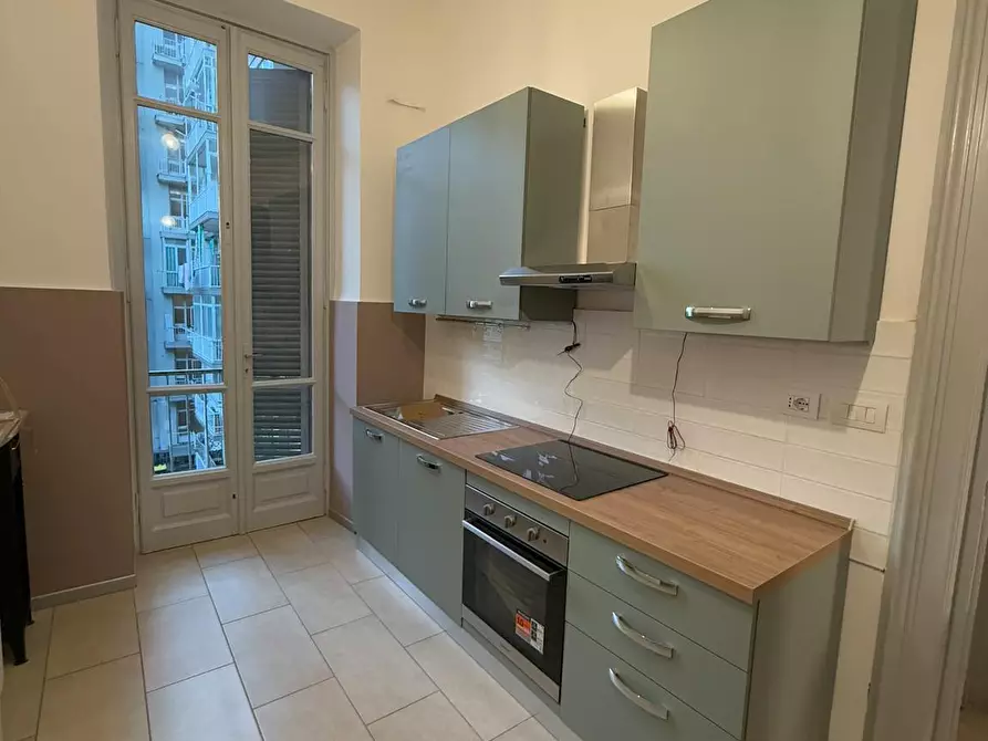 Immagine 8 di Camera in affitto  in Corso Re Umberto a Torino